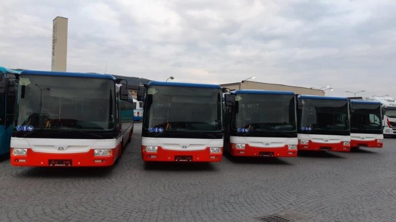 Po Velikonocích vyjedou na trasu mezi Prahou a Berounem nové kloubové autobusy