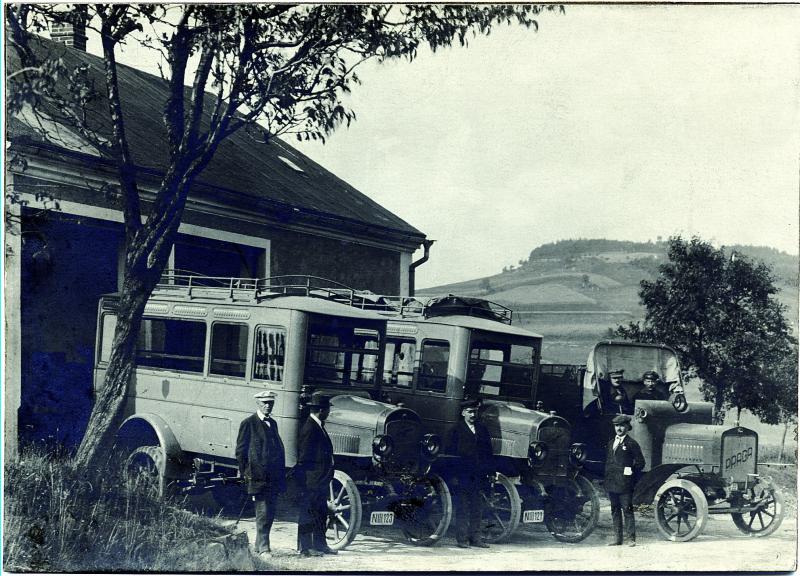 110 let od zahájení autobusové linky mezi Neveklovem a Benešovem