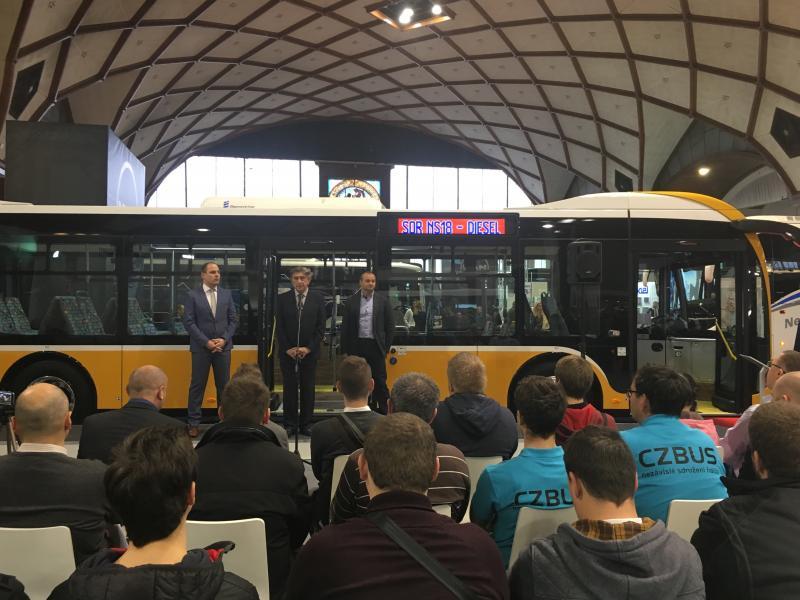 Dopravní podnik Bratislava testuje 18 metrový autobus SOR