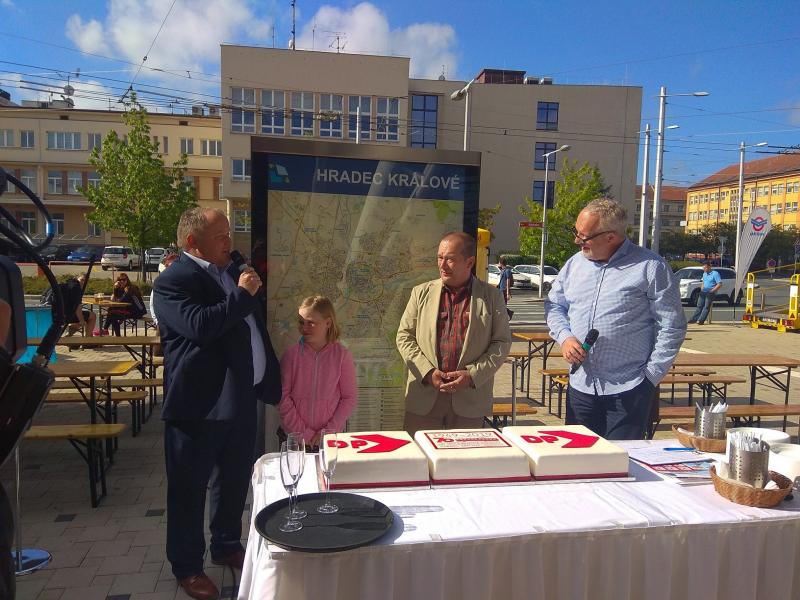 70. let trolejbusové dopravy v Hradci Králové