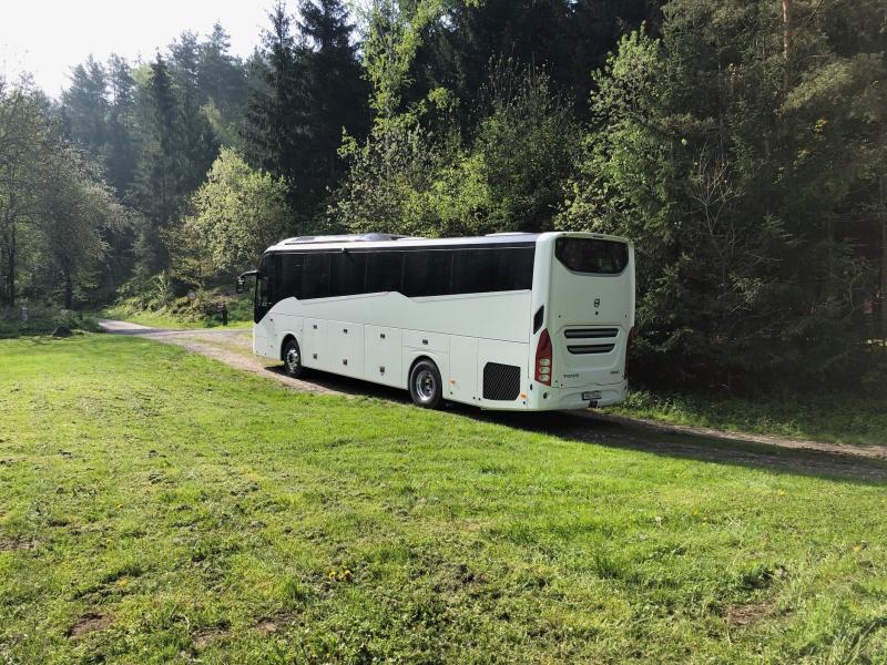 Autokary Volvo z nové řady 9900 už mají majitele i v Čechách