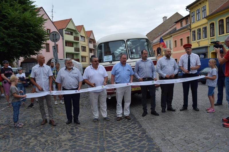 Provoz historické autobusové linky Zubrnice - Úštěk zahájen