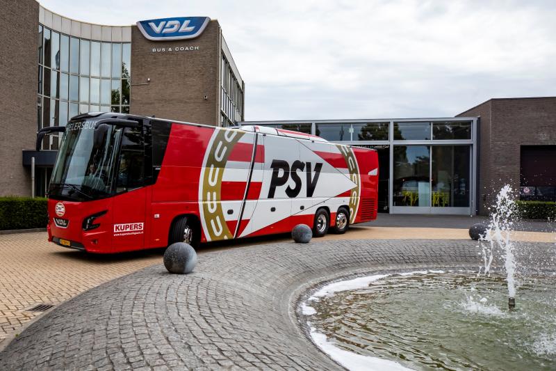 Nový týmový autobus pro PSV Eindhoven je VDL Futura
