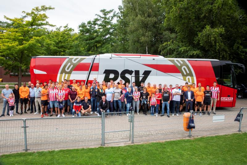 Nový týmový autobus pro PSV Eindhoven je VDL Futura