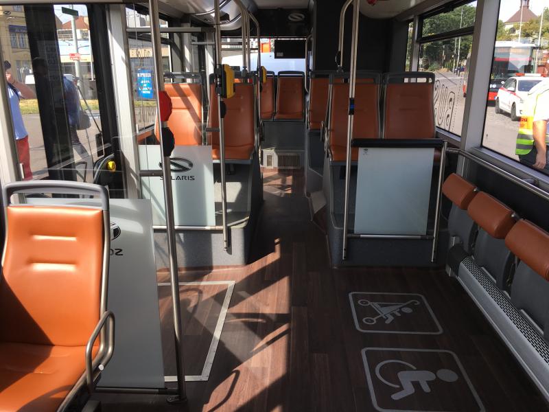 V Praze dnes vyjede do testovacího provozu hybridní autobus Solaris