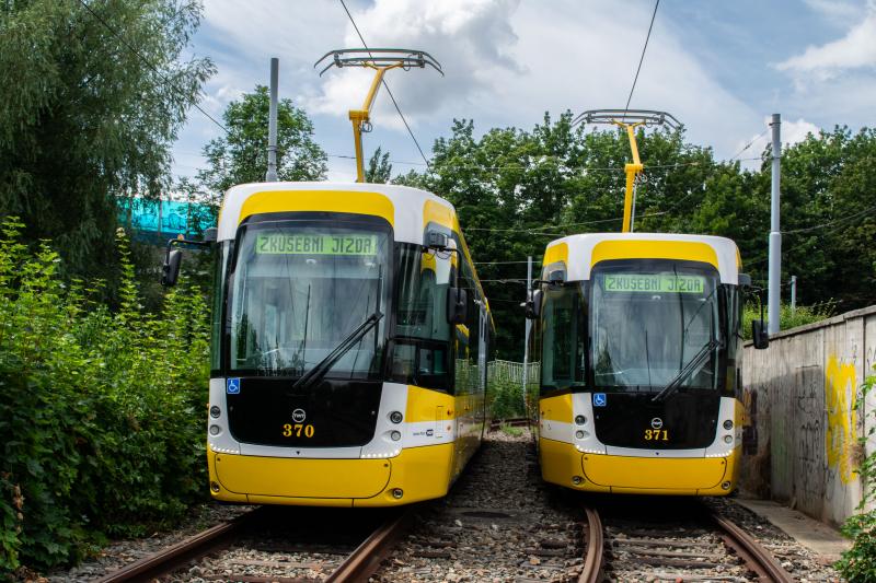 Tramvaje nové generace přijíždí do Plzně. Jsou tišší a plně klimatizované