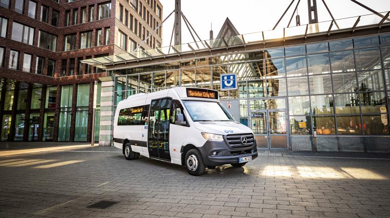 Dva přírůstky minibusů s hvězdou: Sprinter Transfer 45 a Sprinter City 45