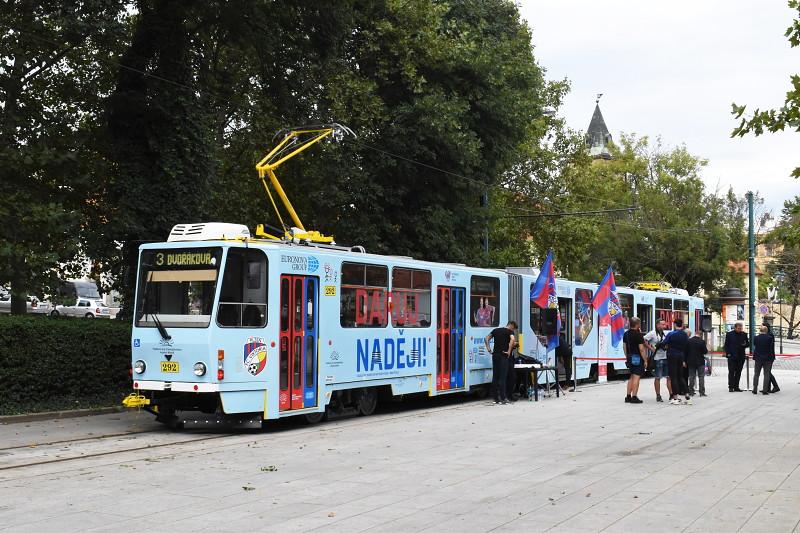 Darujte naději s pomocí plzeňské tramvaje