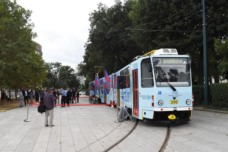 Darujte naději s pomocí plzeňské tramvaje