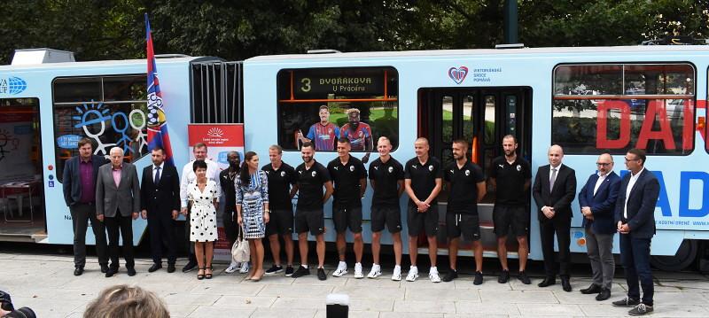 Darujte naději s pomocí plzeňské tramvaje