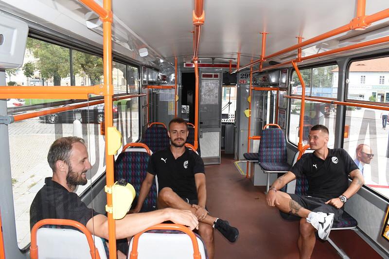 Darujte naději s pomocí plzeňské tramvaje