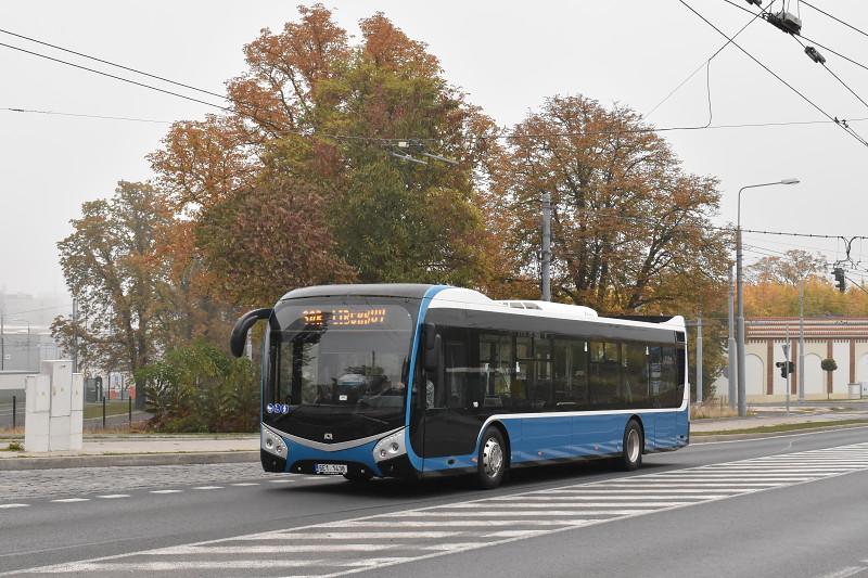 V Plzni vyjel první autobus SOR NS 12