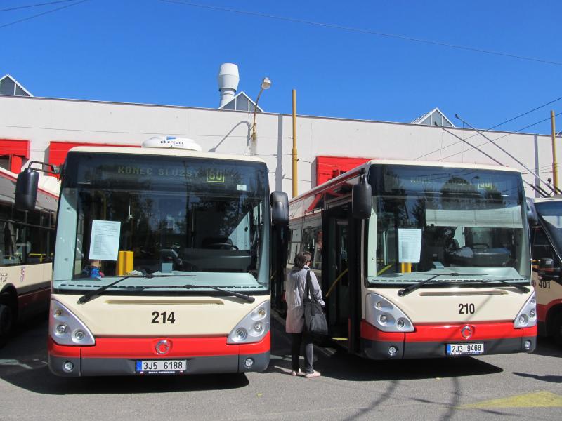 Jihlavané minulou neděli vyzkoušeli nový trolejbus Škoda 32 Tr