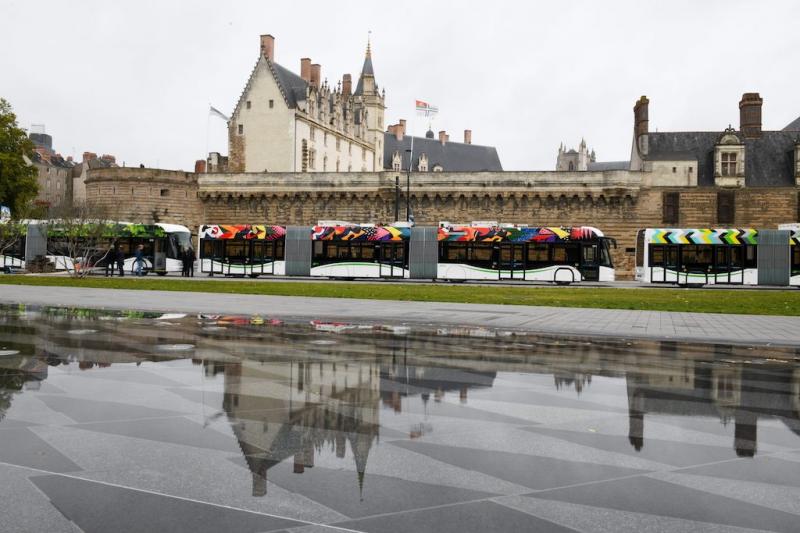 Nantes uvádí do provozu nejdelší evropský elektrický autobus