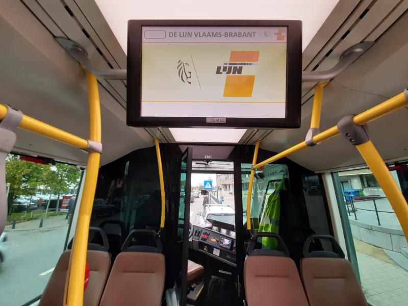 Busworld 2019: VanHool 24m 'trambus' se systémem BUSTEC