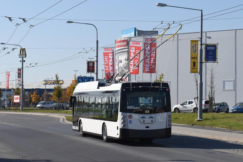 Kluž, Limoges, Pardubice, Riga, Saint-Étienne či Teplice. Testované trolejbusy v ulicích Plzně