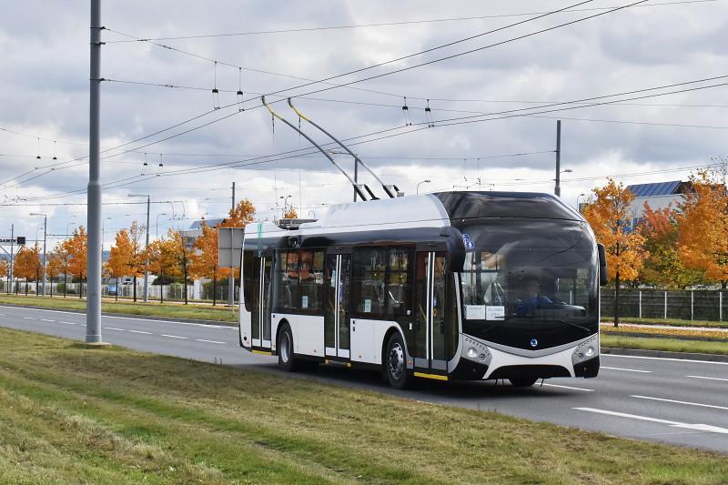 Kluž, Limoges, Pardubice, Riga, Saint-Étienne či Teplice. Testované trolejbusy v ulicích Plzně