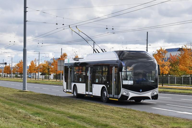 Kluž, Limoges, Pardubice, Riga, Saint-Étienne či Teplice. Testované trolejbusy v ulicích Plzně