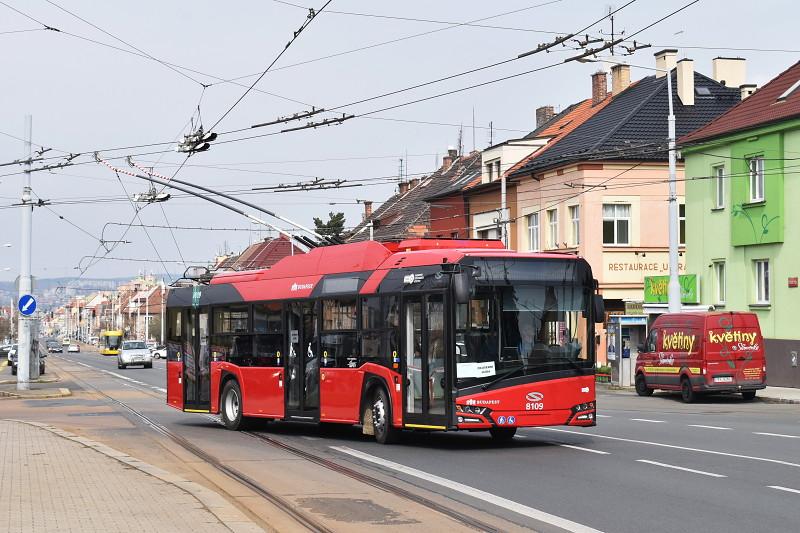 Kluž, Limoges, Pardubice, Riga, Saint-Étienne či Teplice. Testované trolejbusy v ulicích Plzně