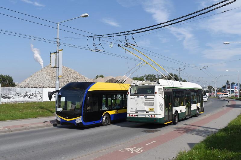 Kluž, Limoges, Pardubice, Riga, Saint-Étienne či Teplice. Testované trolejbusy v ulicích Plzně