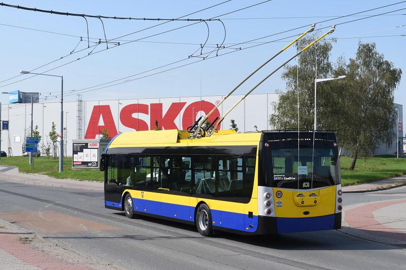 Kluž, Limoges, Pardubice, Riga, Saint-Étienne či Teplice. Testované trolejbusy v ulicích Plzně