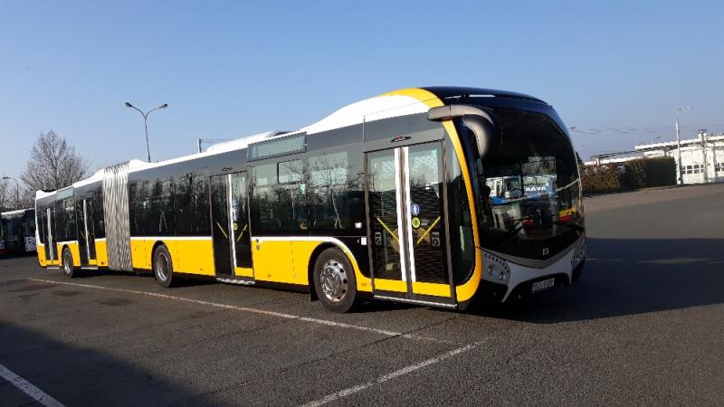 V Hradci Králové testují dieselový autobus SOR NS 18 