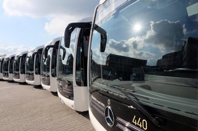 Daimler prodává méně vozidel, ale více autobusů