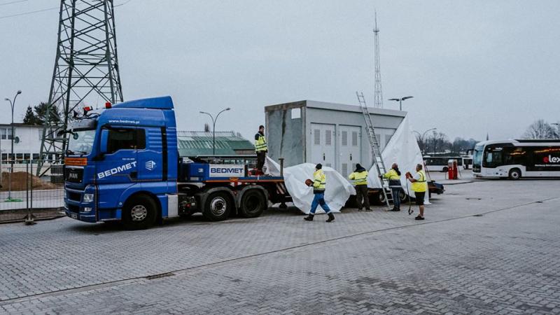 Dobíjecí megastanice od Ekoenergetyka-Polska vyráží do zahraničí