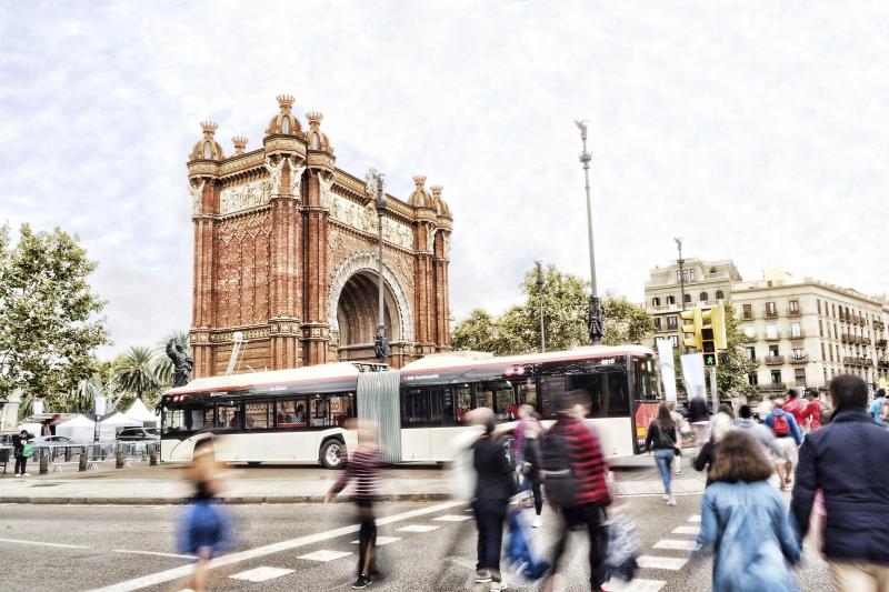 Barcelona s novými elektrickými autobusy Solaris