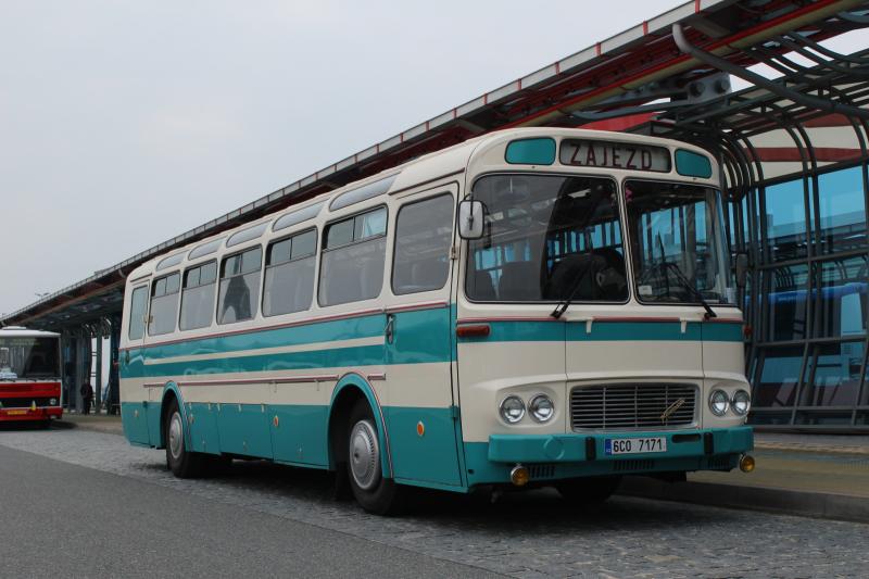 Autobusový den Pražské integrované dopravy před rokem a letos