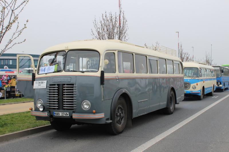 Autobusový den Pražské integrované dopravy před rokem a letos