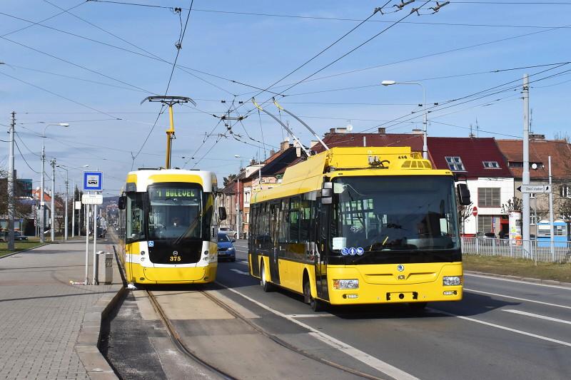 Brašov, Mariánské Lázně, Plzeň, Teplice, Ústí nad Labem, Zlín či Žilina. Testované trolejbusy v ulicích Plzně.