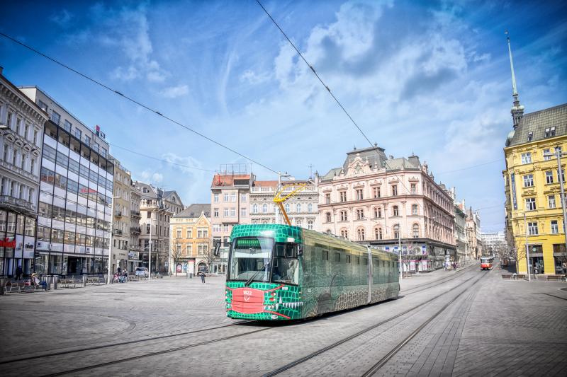 Brňany vozí první nová tramvaj, v dračím převlečení zůstane jediná
