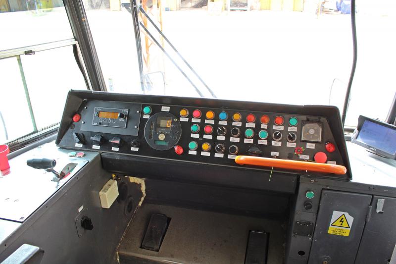 Vozidla dopravního podniku v Sofii s informačními panely s barevným číslem linky od Bustec