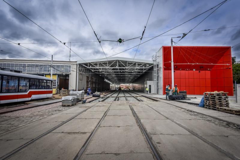 V Brně Pisárkách začala fungovat moderní hala pro péči o tramvaje