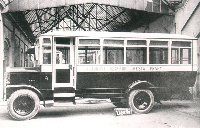 Autobusová doprava v Praze slaví 95 let 