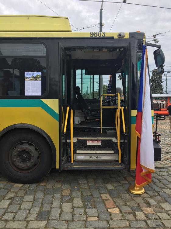 Jeden z posledních českoamerických trolejbusů Škoda 14 TrE je v Čechách