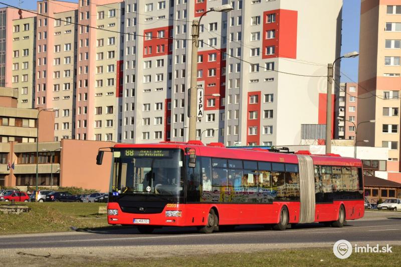 Bratislavský dopravní podnik dovybavuje městské autobusy klimatizací