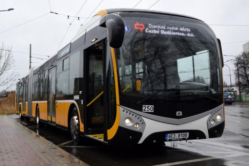 Dopravní podnik města České Budějovice pořizuje nové článkové autobusy