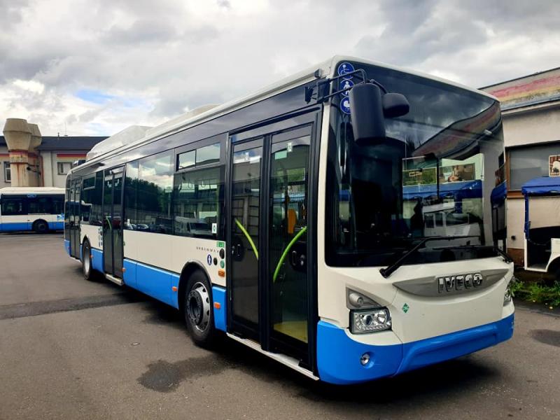 Pět nových autobusů v Dopravním podniku Karlovy Vary