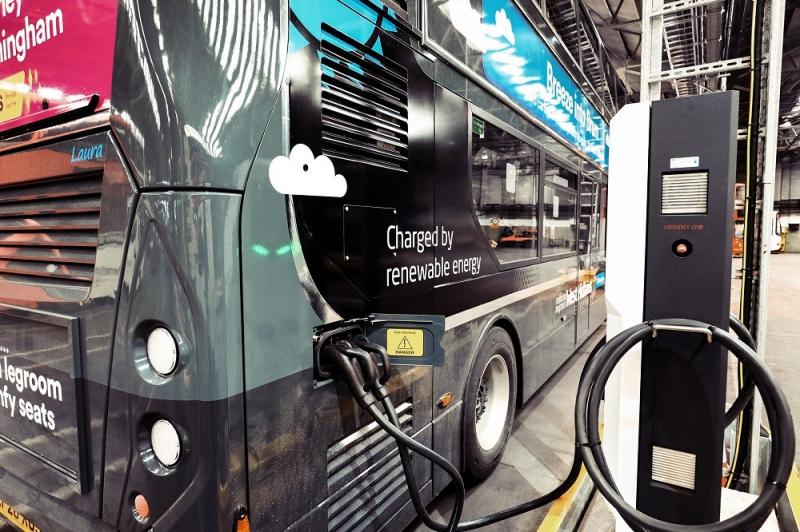 Elektrické dvoupodlažní autobusy prvním krokem k bezemisní flotile National Express 