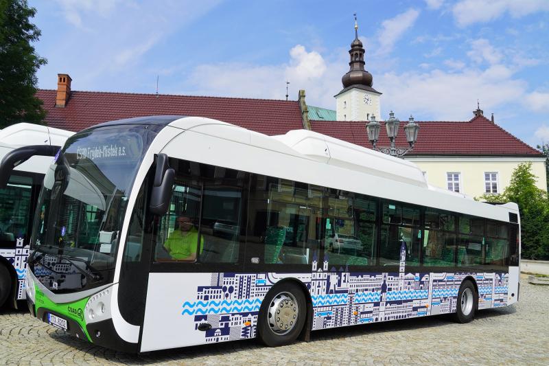 ČSAD Frýdek-Místek uvádí do provozu 15 nových autobusů na zemní plyn