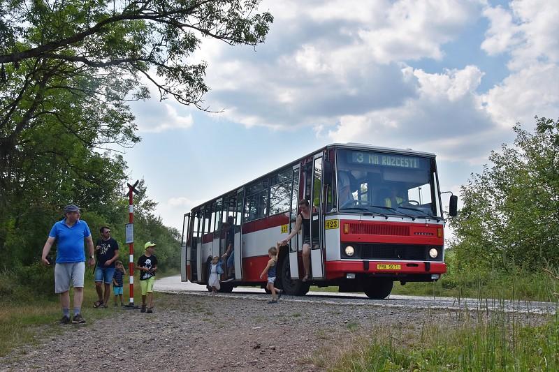 Ve strašickém Muzeu dopravy to při posvícení žilo