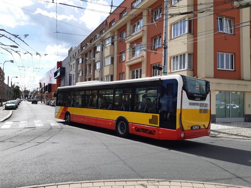 Pět nových autobusů IVECO Urbanway ve službách hradecké MHD