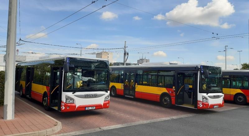 Pět nových autobusů IVECO Urbanway ve službách hradecké MHD