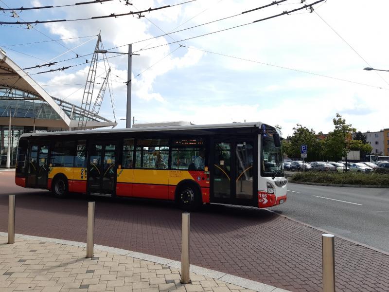 Pět nových autobusů IVECO Urbanway ve službách hradecké MHD