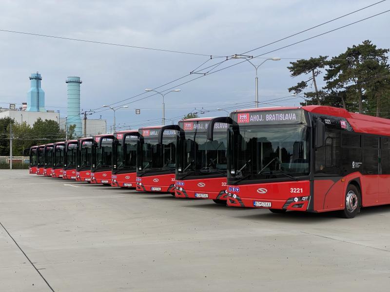 Dopravní podnik Bratislava představil flotilu nových autobusů Solaris New Urbino 18