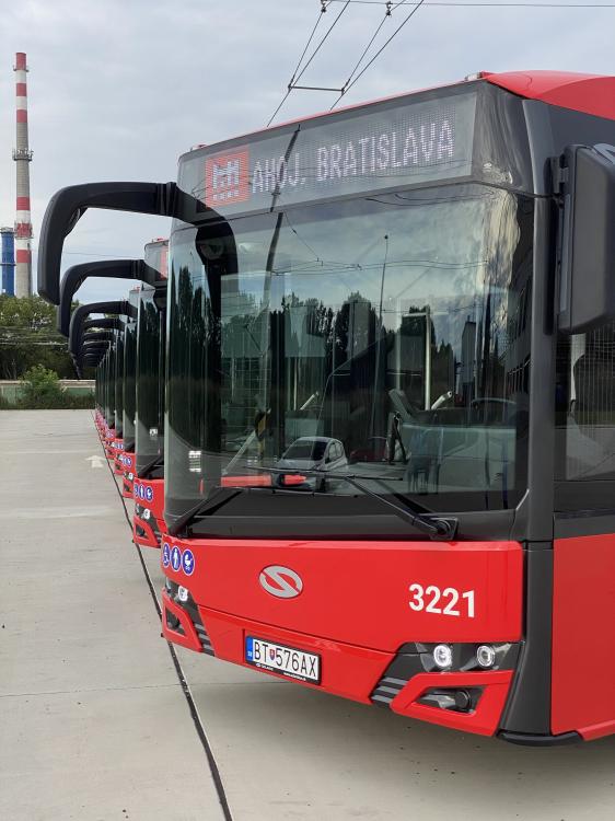 Dopravní podnik Bratislava představil flotilu nových autobusů Solaris New Urbino 18