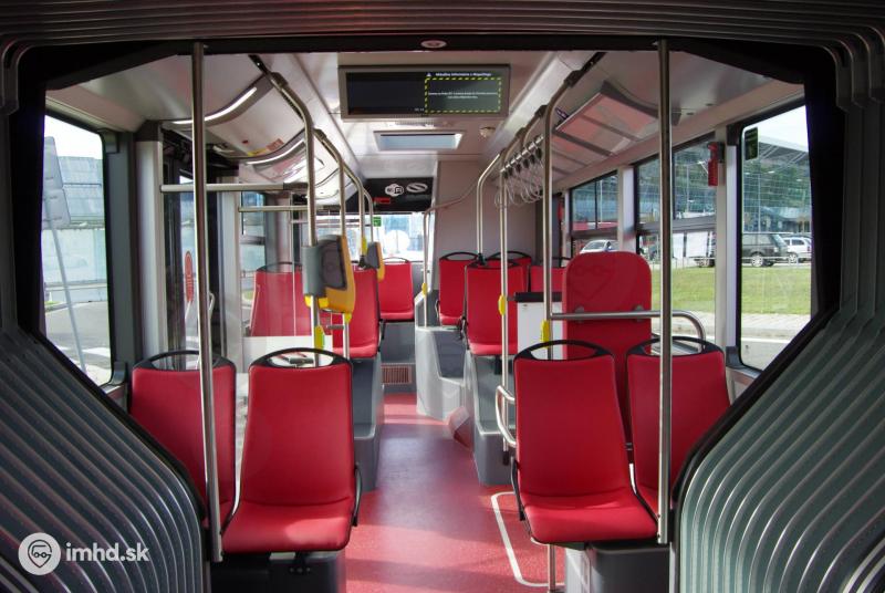 Dopravní podnik Bratislava představil flotilu nových autobusů Solaris New Urbino 18