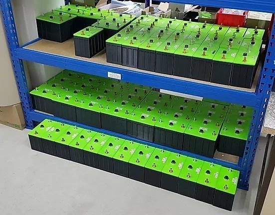 Továrna na vysokokapacitní baterie HE3DA začala s výrobou 